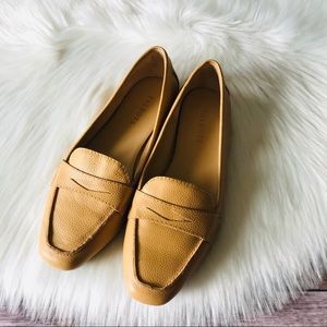 Talbots Leather Beige Flats Loafers Shoes Sz 9